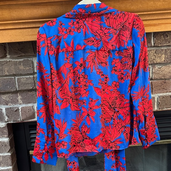 Alice + Olivia Blue and Red Floral Blouse Size M - Picture 5 of 7